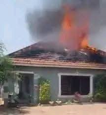 The Hidden Dangers of Rooftop Solar Panels: Why they Catch Fire