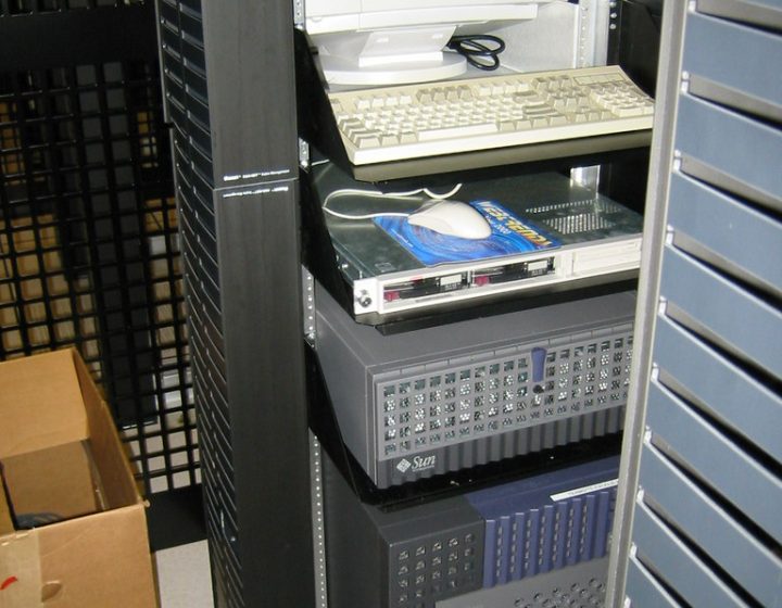 UK Hosting Options Explained: Web Hosting vs Cloud vs VPS for Small Businesses